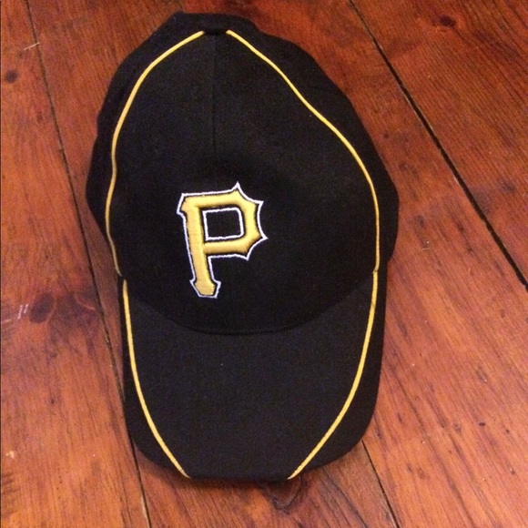 MLB Other - NWOT Pittsburgh Pirates hat 💛🖤✨